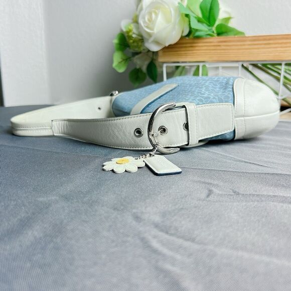 Coach vintage Soho Signature Blue Jacquard White Leather Flap Hobo Shoulder Bag - Picture 6 of 11